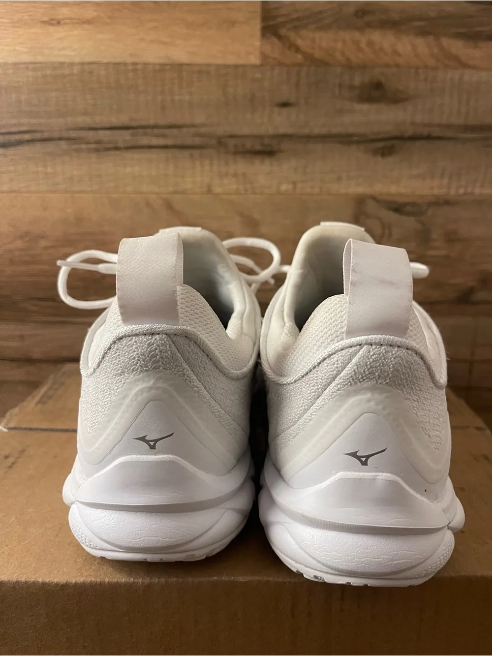 Mizuno Enerzy Women's Wave Luminous Running Shoes White Size 8